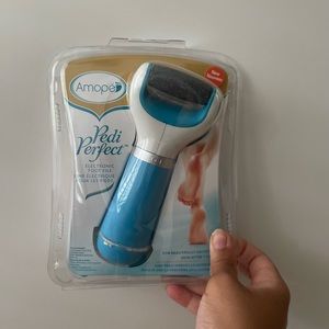 Electric Foot File/ Exfoliating Gloves (freebie)